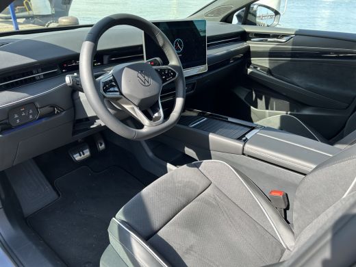 Volkswagen ID.7 Tourer Pro Business 77 kWh | 20' velgen 'Montreal' | Interieur Pakket Plus | Head-up Display Nu in de sh... ActivLease financial lease