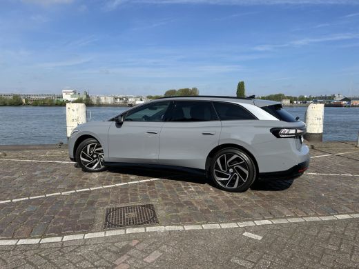 Volkswagen ID.7 Tourer Pro Business 77 kWh | 20' velgen 'Montreal' | Interieur Pakket Plus | Head-up Display Nu in de sh... ActivLease financial lease