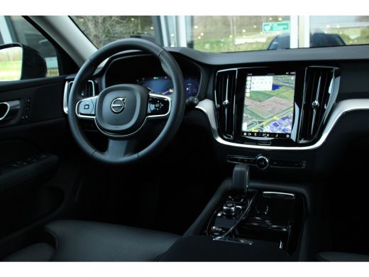 Volvo  V60 Volvo T6 AWD Plus Dark | Adaptive Cruise | Panoramadak | Stuur/Stoelverwarming | Camera | Trekhaa... ActivLease financial lease