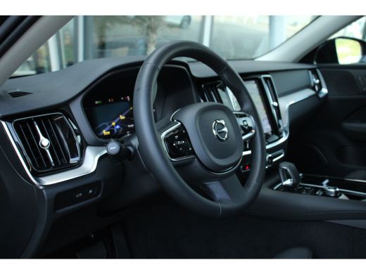 Volvo  V60 Volvo T6 AWD Plus Dark | Adaptive Cruise | Panoramadak | Stuur/Stoelverwarming | Camera | Trekhaa... ActivLease financial lease