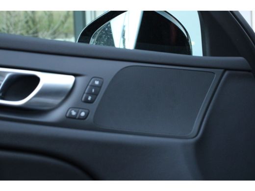 Volvo  V60 Volvo T6 AWD Plus Dark | Adaptive Cruise | Panoramadak | Stuur/Stoelverwarming | Camera | Trekhaa... ActivLease financial lease