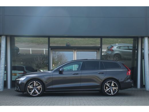 Volvo  V60 Volvo T6 AWD Plus Dark | Adaptive Cruise | Panoramadak | Stuur/Stoelverwarming | Camera | Trekhaa... ActivLease financial lease