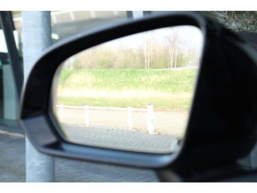 Volvo  V60 Volvo T6 AWD Plus Dark | Adaptive Cruise | Panoramadak | Stuur/Stoelverwarming | Camera | Trekhaa... ActivLease financial lease