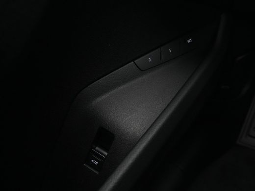 Audi Q8 e-tron 50 quattro Advanced Edition 95 kWh Leer Camera Privacyglas Memory Pdc 62 ActivLease financial lease