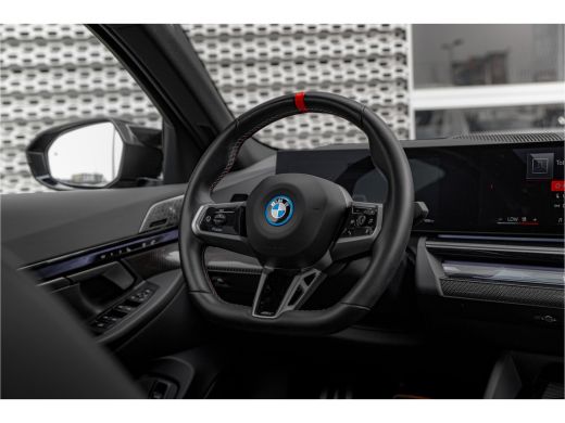 BMW i5 M60 xDrive 84 kWh | M-sport pakket pro | Panoramadak | 21"inch | Full options! ActivLease financial lease