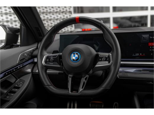 BMW i5 M60 xDrive 84 kWh | M-sport pakket pro | Panoramadak | 21"inch | Full options! ActivLease financial lease