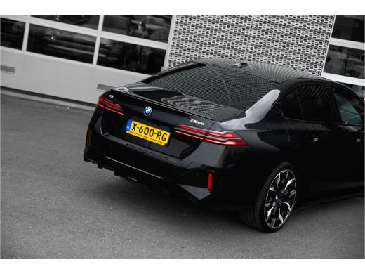 BMW i5 M60 xDrive 84 kWh | M-sport pakket pro | Panoramadak | 21"inch | Full options! ActivLease financial lease