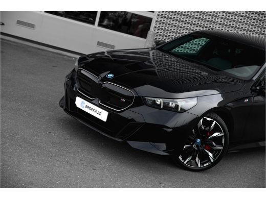 BMW i5 M60 xDrive 84 kWh | M-sport pakket pro | Panoramadak | 21"inch | Full options! ActivLease financial lease