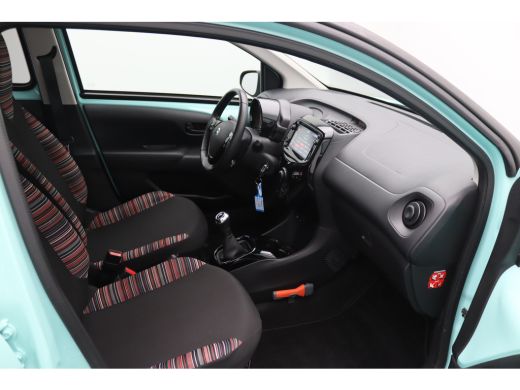 Citroën C1 1.0 VTi Feel | Achterbank in delen neerklapbaar | Achteruitrijcamera | Airco ActivLease financial lease