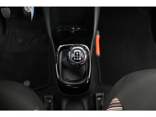 Citroën C1 1.0 VTi Feel | Achterbank in delen neerklapbaar | Achteruitrijcamera | Airco ActivLease financial lease