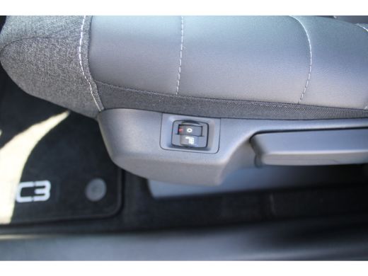 Citroën C3 Aircross 1.2 PureTech Shine Pack | Achteruitrijcamera | Audio-navigatie full map | Head-up display ActivLease financial lease