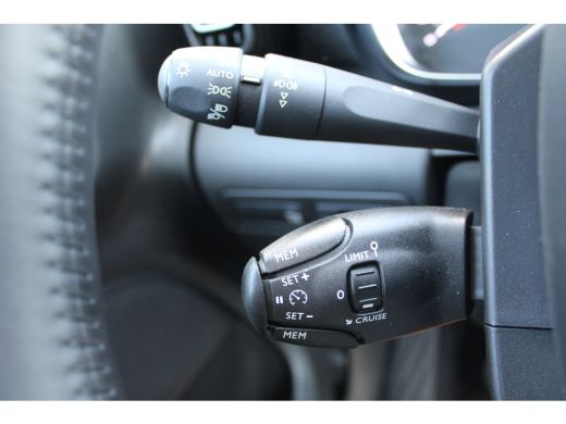 Citroën C3 Aircross 1.2 PureTech Shine Pack | Achteruitrijcamera | Audio-navigatie full map | Head-up display ActivLease financial lease