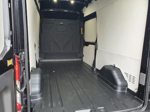 Ford Transit 350 2.0 TDCI L3H3 Automaat Trend 130PK | 13-polige trekhaak met Trailer Sway Control | Achteruitr... ActivLease financial lease