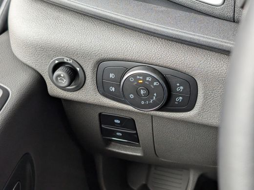 Ford Transit 350 2.0 165 pk TDCI L3H2 Limited MANUAL ActivLease financial lease