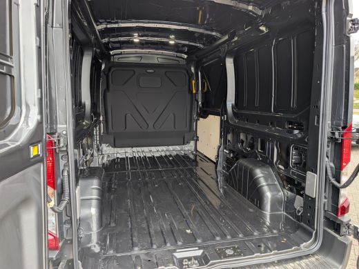 Ford Transit 350 2.0 165 pk TDCI L3H2 Limited MANUAL ActivLease financial lease