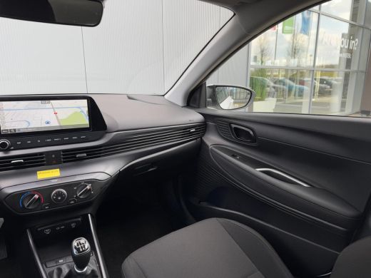 Hyundai i20 Comfort Smart Airco | Camera | Carplay | Dodehoek detectie | Inklapbare spiegels | Cruise control... ActivLease financial lease