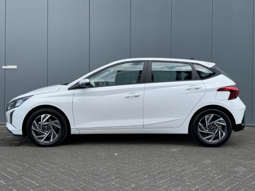 Hyundai i20 Comfort Smart Airco | Camera | Carplay | Dodehoek detectie | Inklapbare spiegels | Cruise control... ActivLease financial lease
