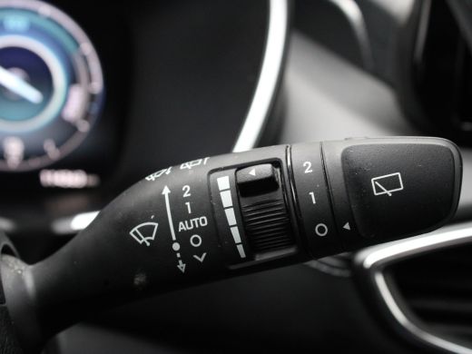 Hyundai Santa Fe Hyundai 1.6 T-GDI HEV Comfort Smart 7p. | Cruise control adaptief met Stop&Go | Dodehoekdetectie ... ActivLease financial lease