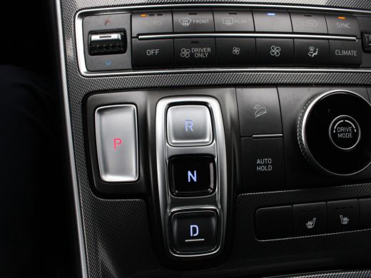 Hyundai Santa Fe Hyundai 1.6 T-GDI HEV Comfort Smart 7p. | Cruise control adaptief met Stop&Go | Dodehoekdetectie ... ActivLease financial lease
