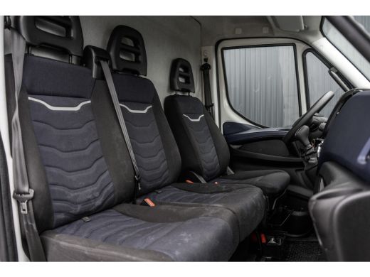 Iveco Daily **35S14V 2.3 L4H2 | Automaat | Euro 6 | Cruise | Climate | 3500 KG Trekgewicht | Trekhaak** ActivLease financial lease
