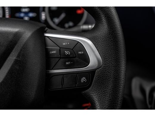 Iveco Daily **35S14V 2.3 L4H2 | Automaat | Euro 6 | Cruise | Climate | 3500 KG Trekgewicht | Trekhaak** ActivLease financial lease