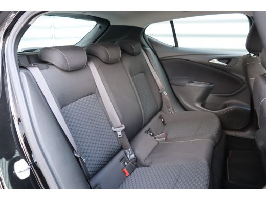 Opel Astra 1.2 TURBO 110PK EDITION+ / NAVI / AIRCO / LED / PDC / 16" LMV / CAMERA / BLUETOOTH / CRUISECONTRO... ActivLease financial lease