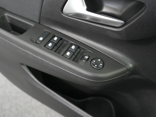 Opel Corsa 1.2 Elegance ActivLease financial lease