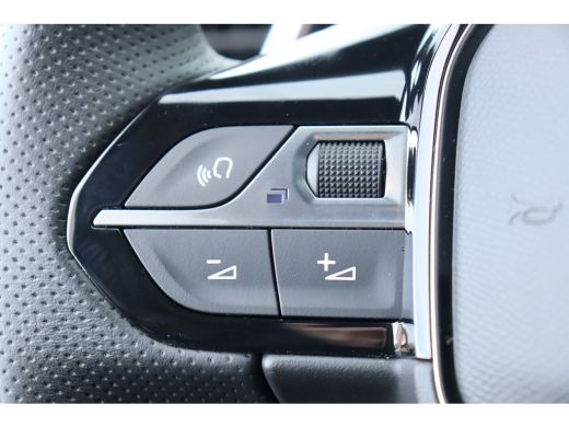 Peugeot 3008 Peugeot 1.6 HYBRID 225PK GT PACK BUSINESS AUTOMAAT / NAVI / CLIMA / PDC / 18" LMV / CAMERA / KEYL... ActivLease financial lease
