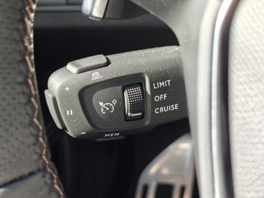 Peugeot 5008 1.2 Hybrid GT | Cruise control adaptief met Stop&Go | Dodehoek detectie | Navigatiesysteem full m... ActivLease financial lease