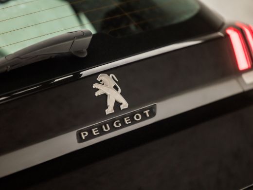 Peugeot 5008 1.2 PureTech Sport 7 Persoons (APPLE CARPLAY, GROOT NAVI, TREKHAAK, SPORTSTOELEN, CRUISE, PARKEER... ActivLease financial lease