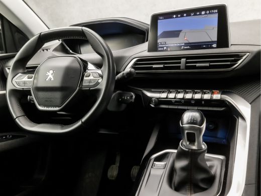 Peugeot 5008 1.2 PureTech Sport 7 Persoons (APPLE CARPLAY, GROOT NAVI, TREKHAAK, SPORTSTOELEN, CRUISE, PARKEER... ActivLease financial lease