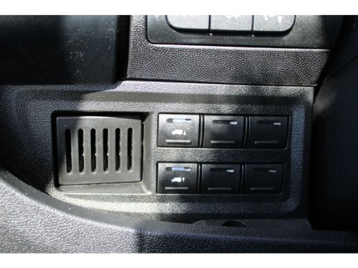 Peugeot Boxer L3 435 2.2 BlueHDi 165 PK BAKWAGEN + LAADKLEP LUCHTVERING | CHAUFFEURSSTOEL | CLIMATE CONTROL | N... ActivLease financial lease