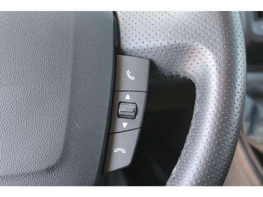 Peugeot Boxer L3 435 2.2 BlueHDi 165 PK BAKWAGEN + LAADKLEP LUCHTVERING | CHAUFFEURSSTOEL | CLIMATE CONTROL | N... ActivLease financial lease