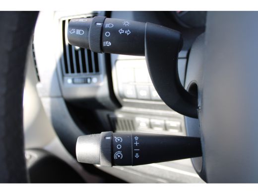 Peugeot Boxer L3 435 2.2 BlueHDi 165 PK BAKWAGEN + LAADKLEP LUCHTVERING | CHAUFFEURSSTOEL | CLIMATE CONTROL | N... ActivLease financial lease