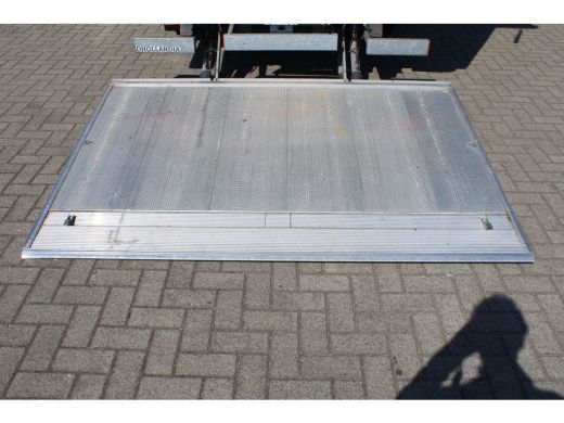 Peugeot Boxer L3 435 2.2 BlueHDi 165 PK BAKWAGEN + LAADKLEP LUCHTVERING | CHAUFFEURSSTOEL | CLIMATE CONTROL | N... ActivLease financial lease
