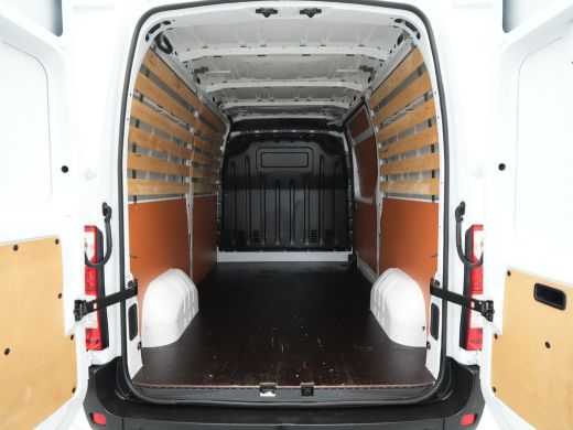 Renault Master T35 2.3 dCi L2H2 Navigatie Trekhaak Airco Pdc Carplay ActivLease financial lease