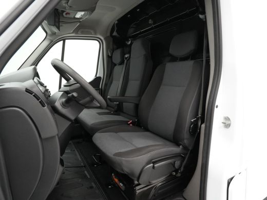 Renault Master T35 2.3 dCi L2H2 Navigatie Trekhaak Airco Pdc Carplay ActivLease financial lease