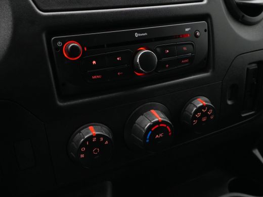 Renault Master T35 2.3 dCi L2H2 Navigatie Trekhaak Airco Pdc Carplay ActivLease financial lease