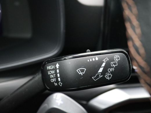 Seat Formentor 1.4 e-Hybrid Business 204PK DSG full led, adaptive cruise, stuur-stoelverwarming, achteruitrijcam... ActivLease financial lease