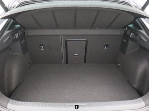 Seat Formentor 1.4 e-Hybrid Business 204PK DSG full led, adaptive cruise, stuur-stoelverwarming, achteruitrijcam... ActivLease financial lease