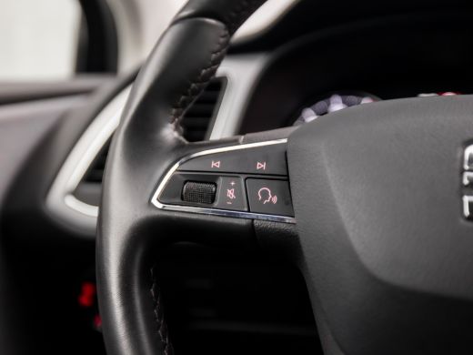 Seat Leon 1.5 TSI Sport 150Pk Automaat (APPLE CARPLAY, NAVIGATIE, CAMERA, CLIMATE, KEYLESS, SPORTSTOELEN, G... ActivLease financial lease