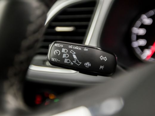 Seat Leon 1.5 TSI Sport 150Pk Automaat (APPLE CARPLAY, NAVIGATIE, CAMERA, CLIMATE, KEYLESS, SPORTSTOELEN, G... ActivLease financial lease