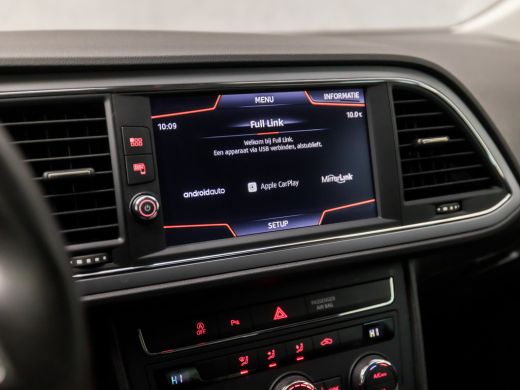 Seat Leon 1.5 TSI Sport 150Pk Automaat (APPLE CARPLAY, NAVIGATIE, CAMERA, CLIMATE, KEYLESS, SPORTSTOELEN, G... ActivLease financial lease