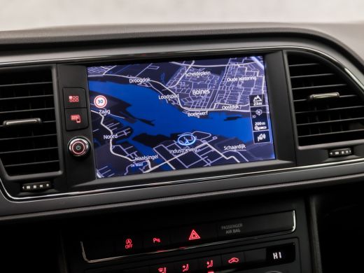 Seat Leon 1.5 TSI Sport 150Pk Automaat (APPLE CARPLAY, NAVIGATIE, CAMERA, CLIMATE, KEYLESS, SPORTSTOELEN, G... ActivLease financial lease