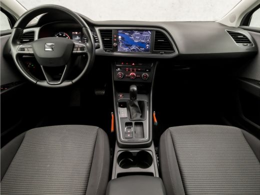 Seat Leon 1.5 TSI Sport 150Pk Automaat (APPLE CARPLAY, NAVIGATIE, CAMERA, CLIMATE, KEYLESS, SPORTSTOELEN, G... ActivLease financial lease