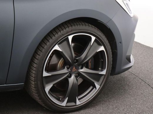Seat Leon Sportstourer 1.4 e-Hybrid Black Edition 245PK DSG matte lak, lederen bekleding, full led, adaptive cruise, sid... ActivLease financial lease