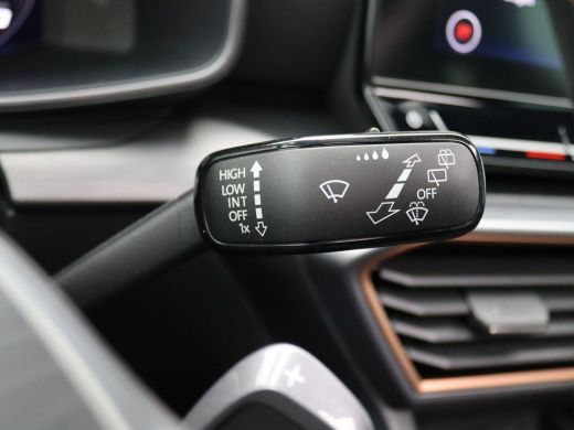 Seat Leon Sportstourer 1.4 e-Hybrid Black Edition 245PK DSG matte lak, lederen bekleding, full led, adaptive cruise, sid... ActivLease financial lease