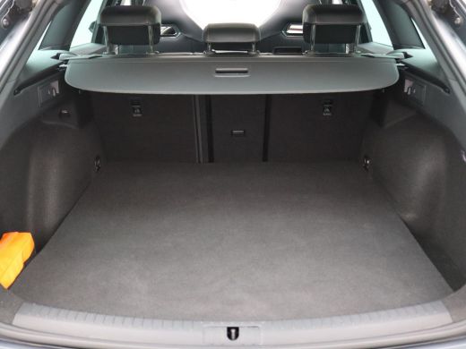 Seat Leon Sportstourer 1.4 e-Hybrid Black Edition 245PK DSG matte lak, lederen bekleding, full led, adaptive cruise, sid... ActivLease financial lease
