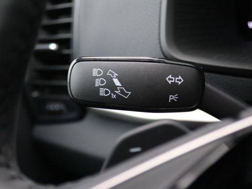 Skoda Karoq 1.5 TSI ACT Business Edition 150PK DSG full led, adaptive cruise, lane assist, elek. bedienbare a... ActivLease financial lease