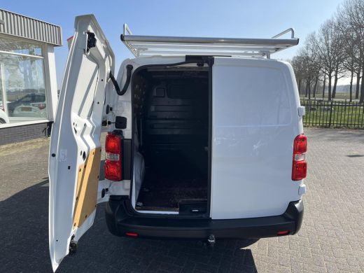 Toyota ProAce Worker 2.0 D-4D Navigator Long | Navigatie | Imperiaal | Trekhaak | Parkeersensoren achter | ActivLease financial lease